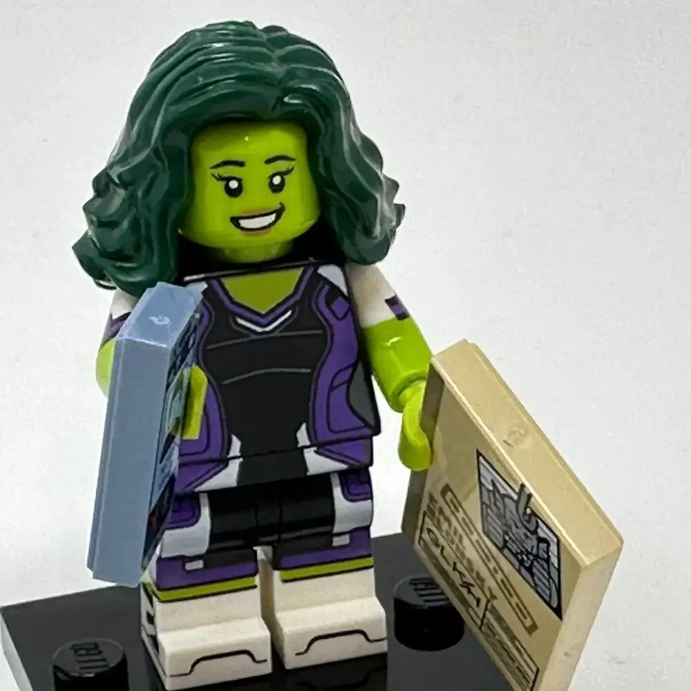 LEGO Marvel She-Hulk Minifigure +Extras Green Hair Phone Folder Series 2 71039